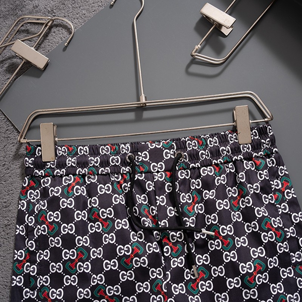 ブランドハーフパンツ側面デザイン